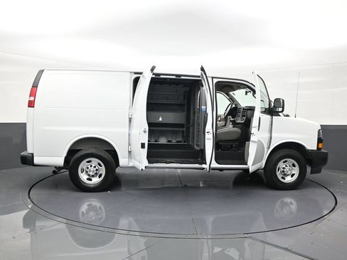 Used 2025 Chevrolet Express 2500 w/ Driver Convenience Package RWD image 30