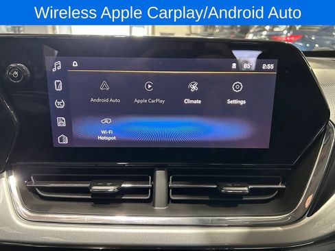 Used 2025 Chevrolet Trax LT FWD image 4
