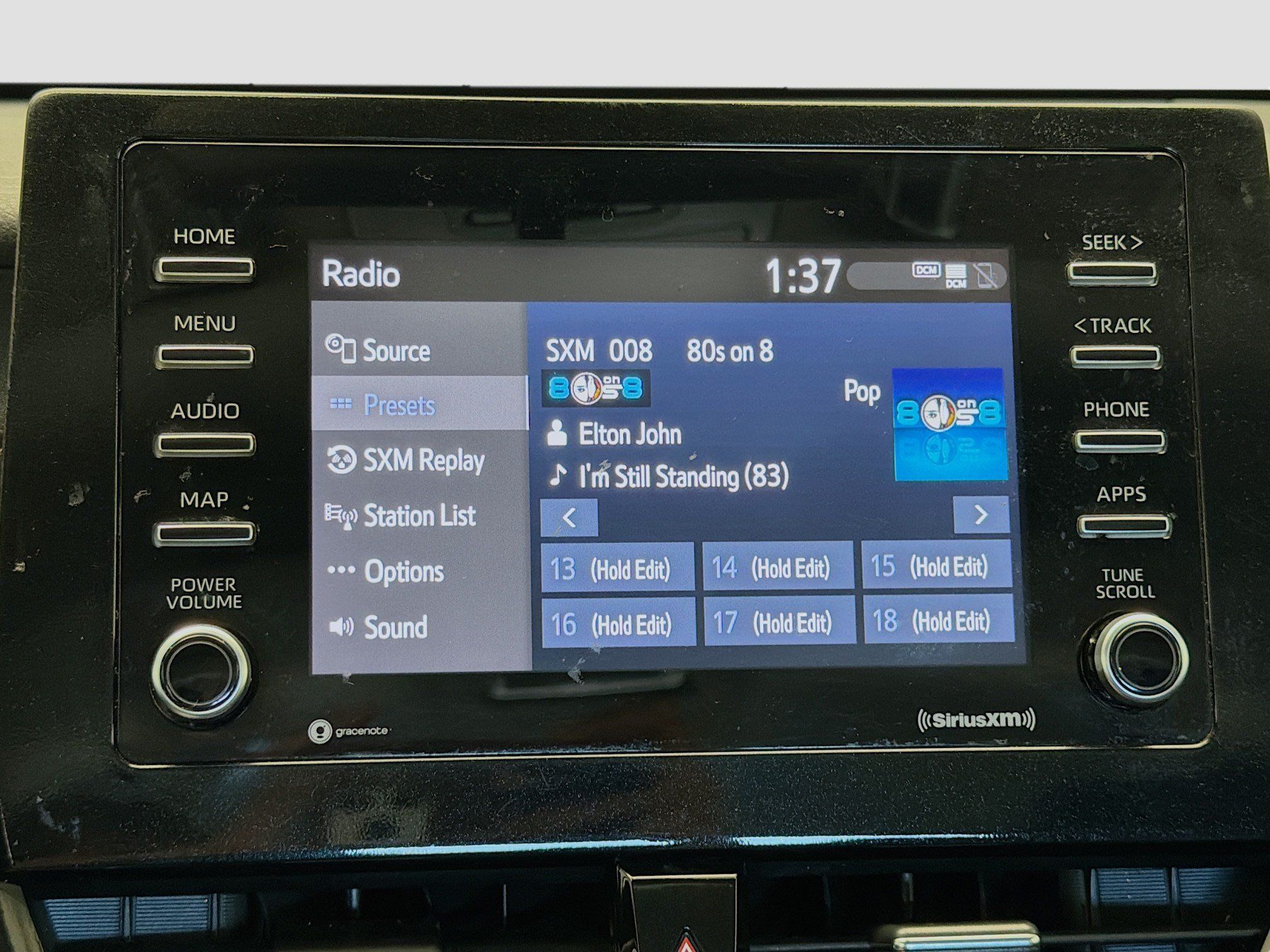Used 2022 Toyota Camry SE FWD image 9