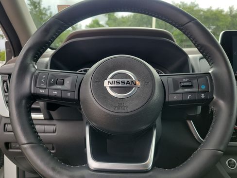 Certified 2021 Nissan Rogue SV w/ Premium Package FWD image 22