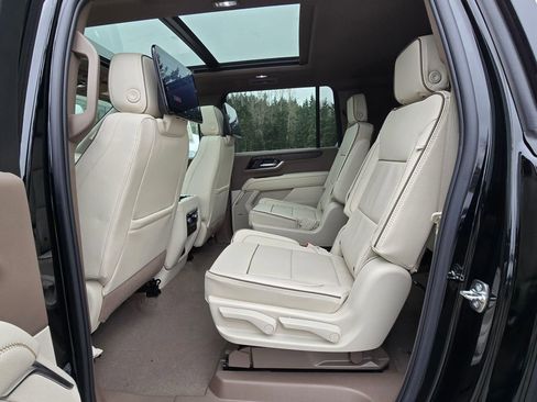New 2026 GMC Yukon XL Denali w/ Denali Reserve Package image 16