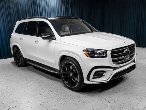 New 2026 Mercedes-Benz GLS 580 4MATIC image 3
