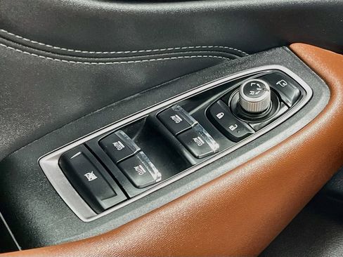 Used 2025 Subaru Outback Touring XT AWD/4WD image 18