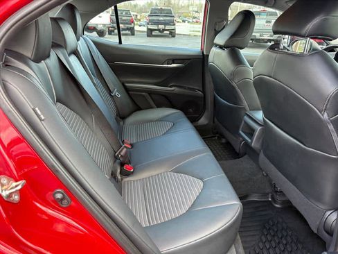 Used 2020 Toyota Camry SE image 8