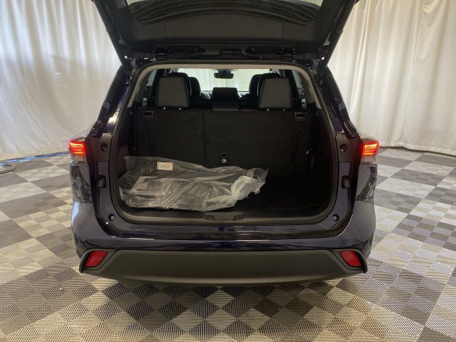 Used 2021 Toyota Highlander XLE AWD/4WD image 50