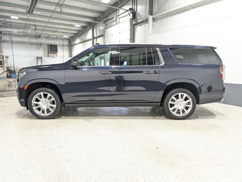 Used 2021 Chevrolet Suburban High Country image 6