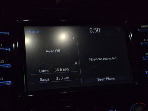 Used 2018 Toyota Camry FWD image 18