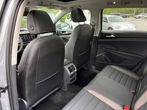 Used 2023 Volkswagen Taos SEL AWD/4WD image 27
