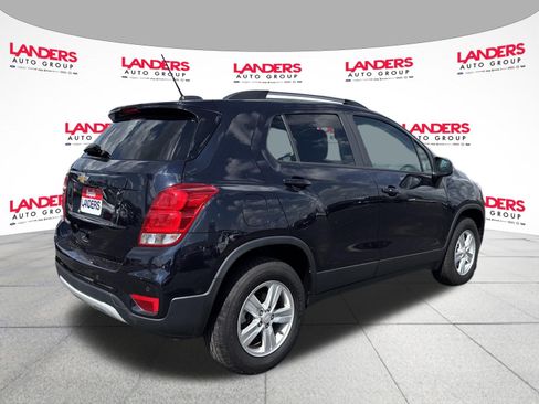 Used 2022 Chevrolet Trax LT w/ Driver Confidence Package AWD/4WD image 3