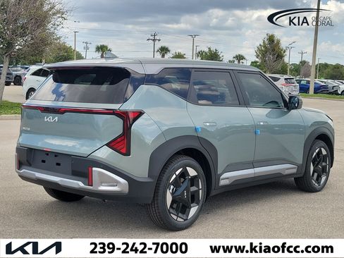 New 2027 Kia Seltos S FWD image 6