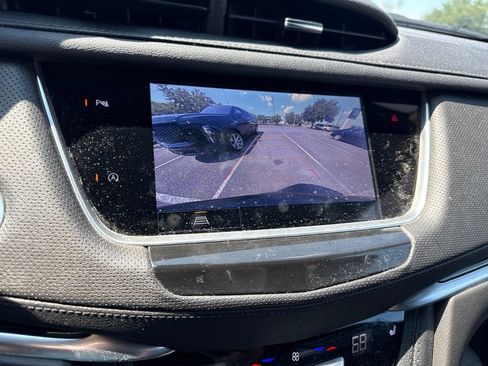 Used 2025 Cadillac XT6 Luxury AWD/4WD image 17