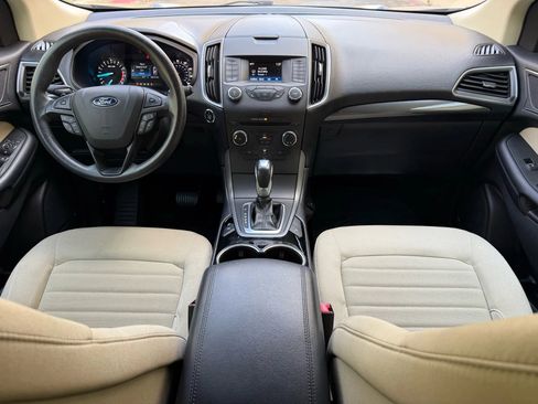 Used 2018 Ford Edge SE image 12