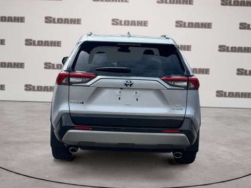 Used 2023 Toyota RAV4 SE image 4