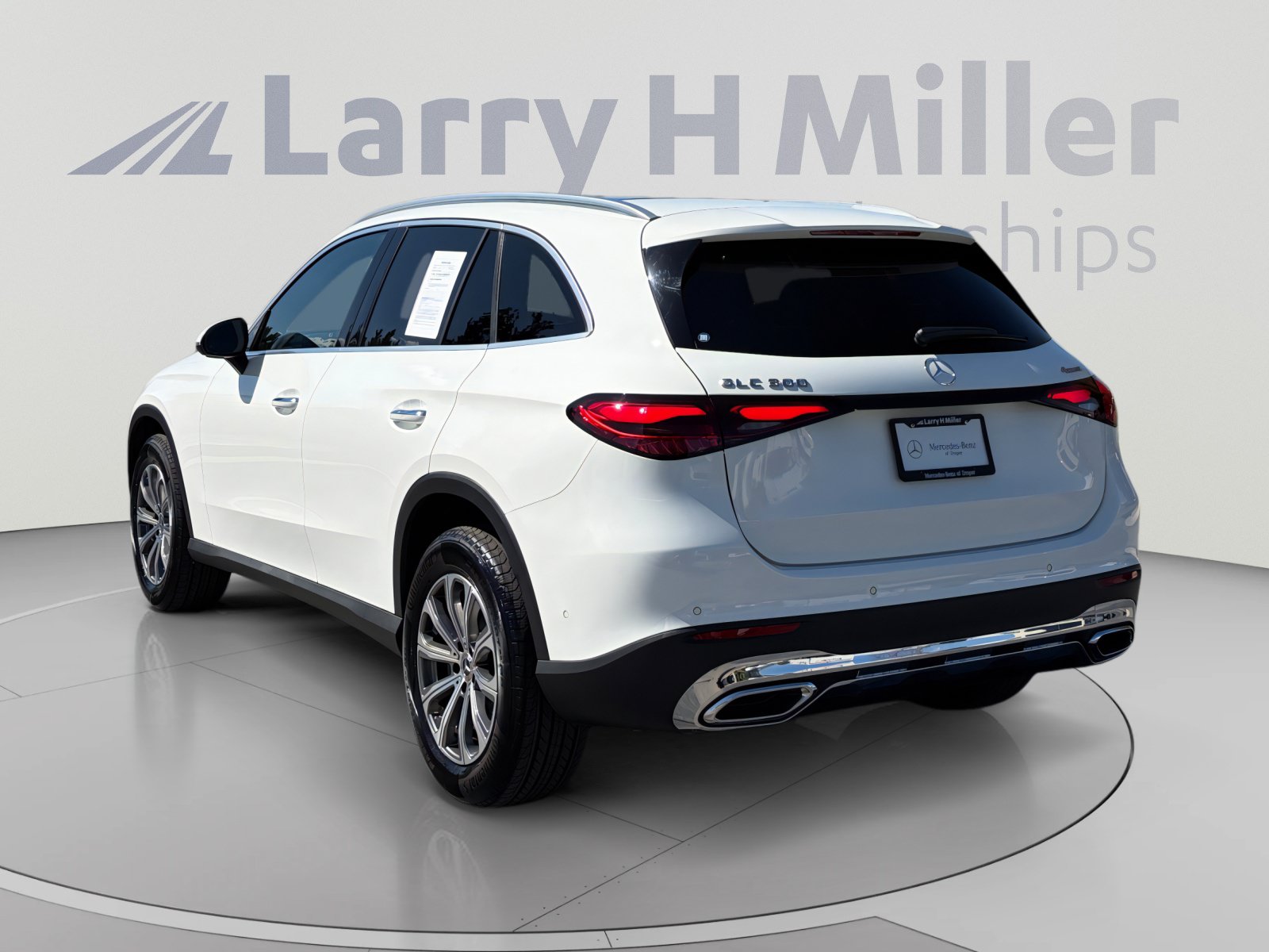 Certified 2026 Mercedes-Benz GLC 300 4MATIC image 4