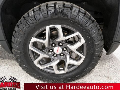 Used 2024 GMC Sierra 1500 SLE w/ X31 Off-Road Package AWD/4WD image 10