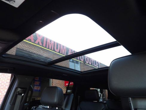 Used 2021 GMC Yukon XL Denali w/ Denali Premium Package image 9