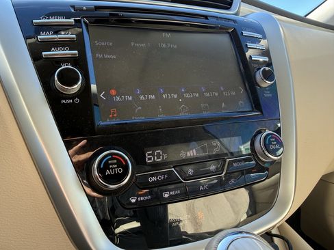 Used 2018 Nissan Murano SV image 28