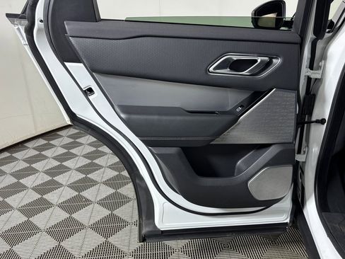 Used 2019 Land Rover Range Rover Velar R-Dynamic SE image 30