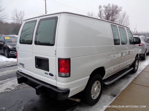 Used 2014 Ford E-250 and Econoline 250 w/ Power Group image 3