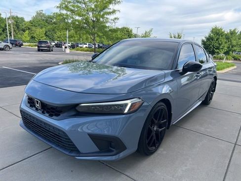 Used 2023 Honda Civic Sport image 3