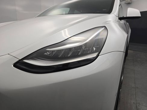 Used 2021 Tesla Model Y Long Range image 11