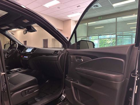 Used 2020 Honda Pilot Black Edition image 28