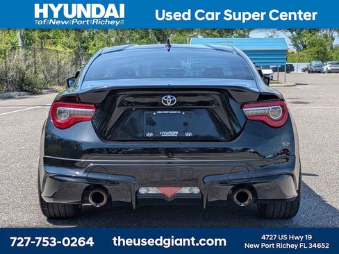 Used 2019 Toyota 86 TRD SE RWD image 4