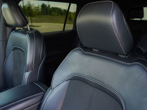 Used 2021 Jeep Grand Cherokee L Laredo image 9