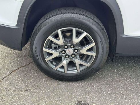 Used 2023 GMC Acadia SLT w/ Preferred Package AWD/4WD image 10