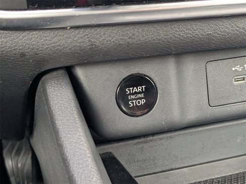 Used 2024 Nissan Rogue S image 34