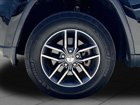 Used 2017 Jeep Grand Cherokee Limited w/ Luxury Group II RWD image 10