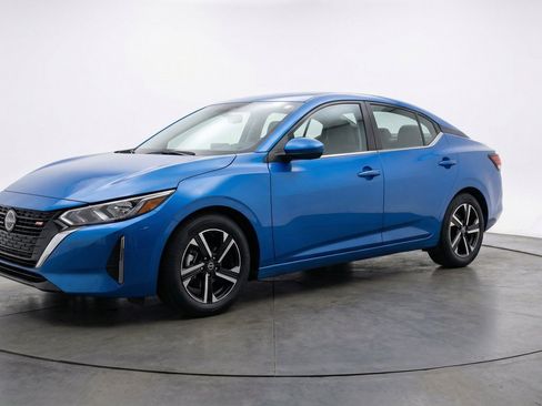 Used 2025 Nissan Sentra SV FWD image 3