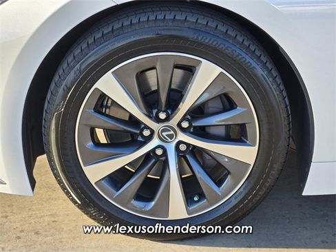 Certified 2021 Lexus LS 500 w/ Accessory Package (Z1) image 10