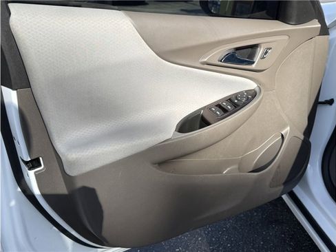 Used 2018 Chevrolet Malibu LS image 14