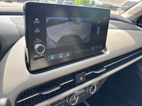 Used 2024 Honda HR-V EX-L image 10