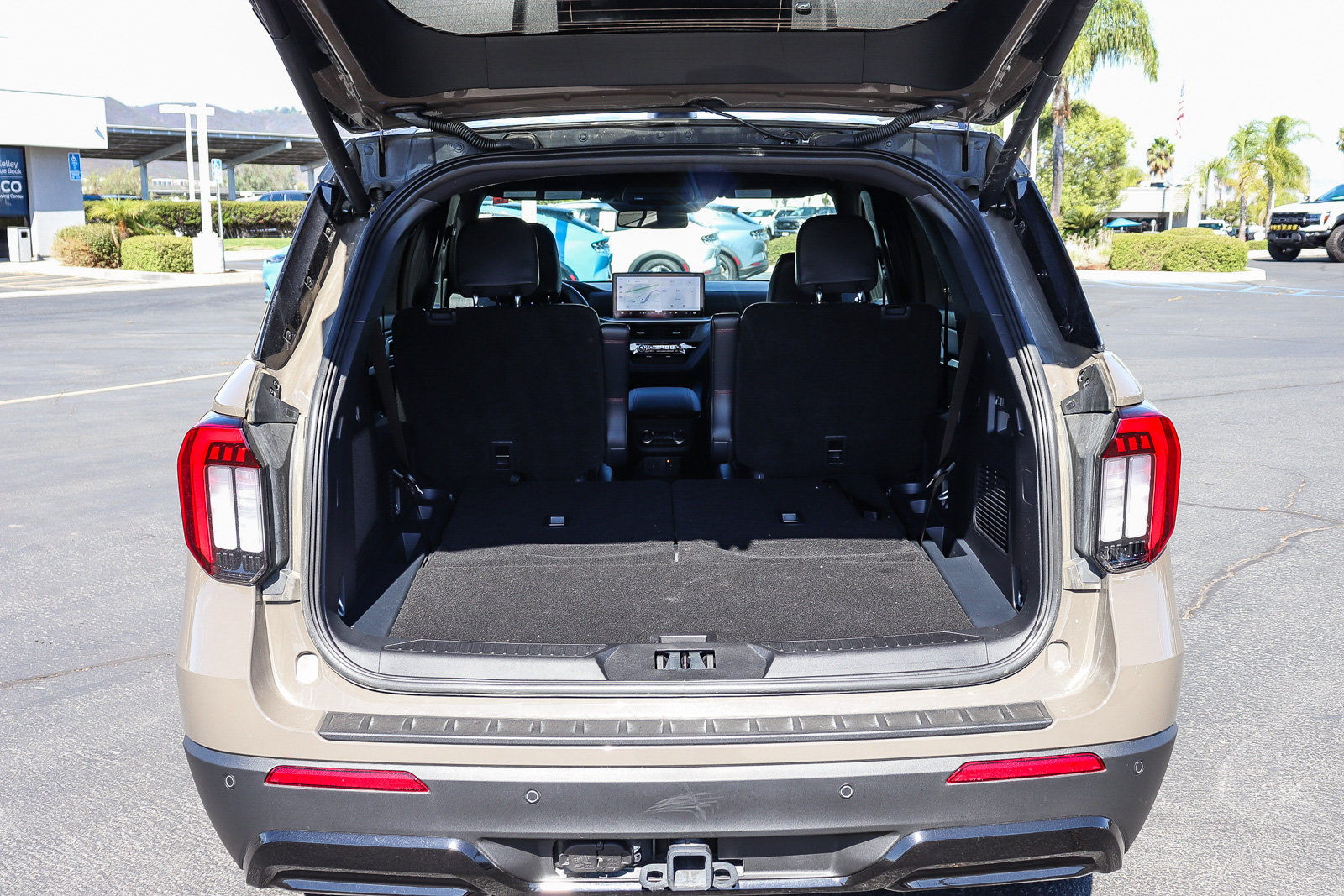 Used 2026 Ford Explorer ST-Line w/ ST-Line Street Pack RWD image 27