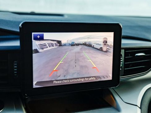 Used 2020 Ford Explorer XLT image 24