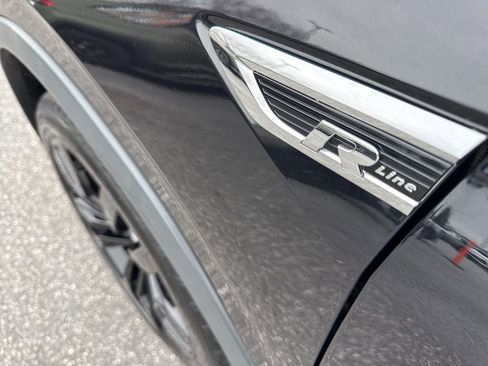 Used 2021 Volkswagen Tiguan SE R-Line image 36