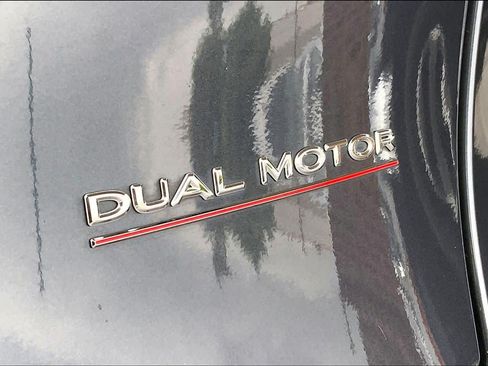 Used 2022 Tesla Model Y Performance AWD/4WD image 9