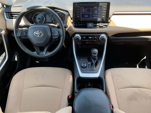 Used 2022 Toyota RAV4 LE AWD/4WD image 15