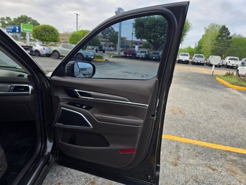 Used 2022 Kia Telluride SX w/ Nightfall Edition Package image 17