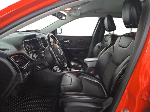 Used 2021 Jeep Cherokee Latitude image 9