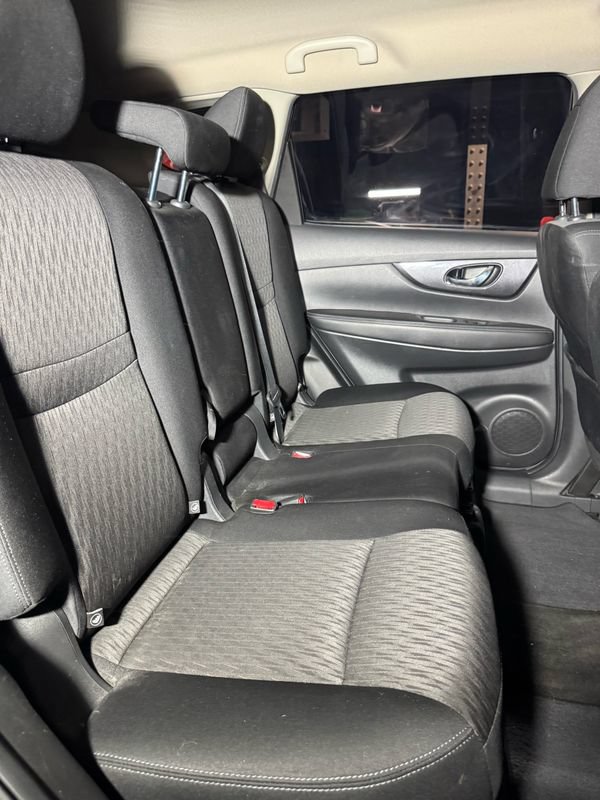 Used 2017 Nissan Rogue S AWD/4WD image 10