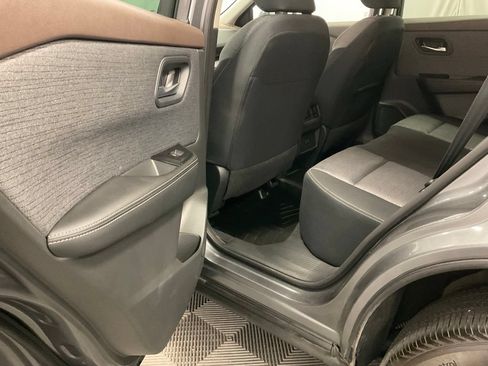 Used 2023 Nissan Rogue SV AWD/4WD image 24