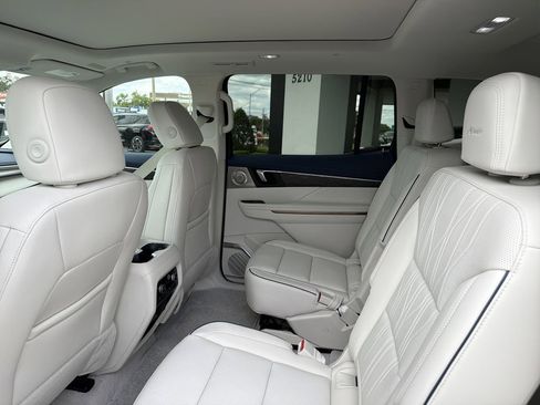 New 2026 Buick Enclave Avenir w/ Super Cruise Package FWD image 18