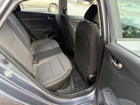 Used 2019 Hyundai Accent SE FWD image 12
