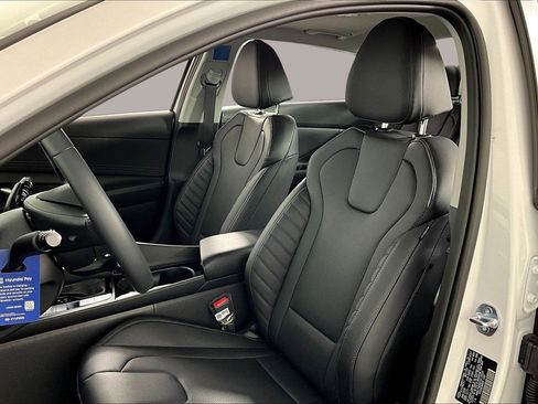 New 2026 Hyundai Elantra Limited FWD image 17