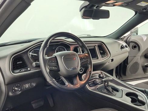 Used 2022 Dodge Challenger GT image 13