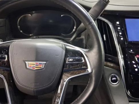 Used 2016 Cadillac Escalade Platinum AWD/4WD image 11