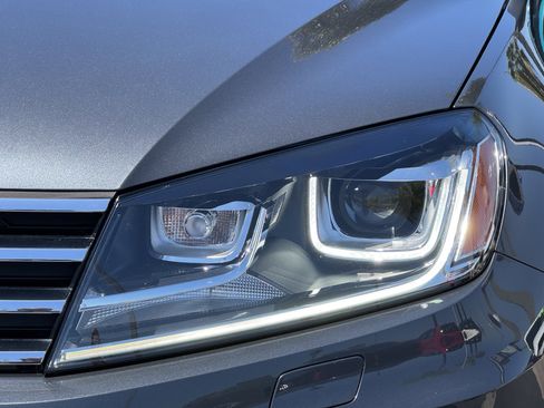 Used 2015 Volkswagen Touareg VR6 AWD/4WD image 6